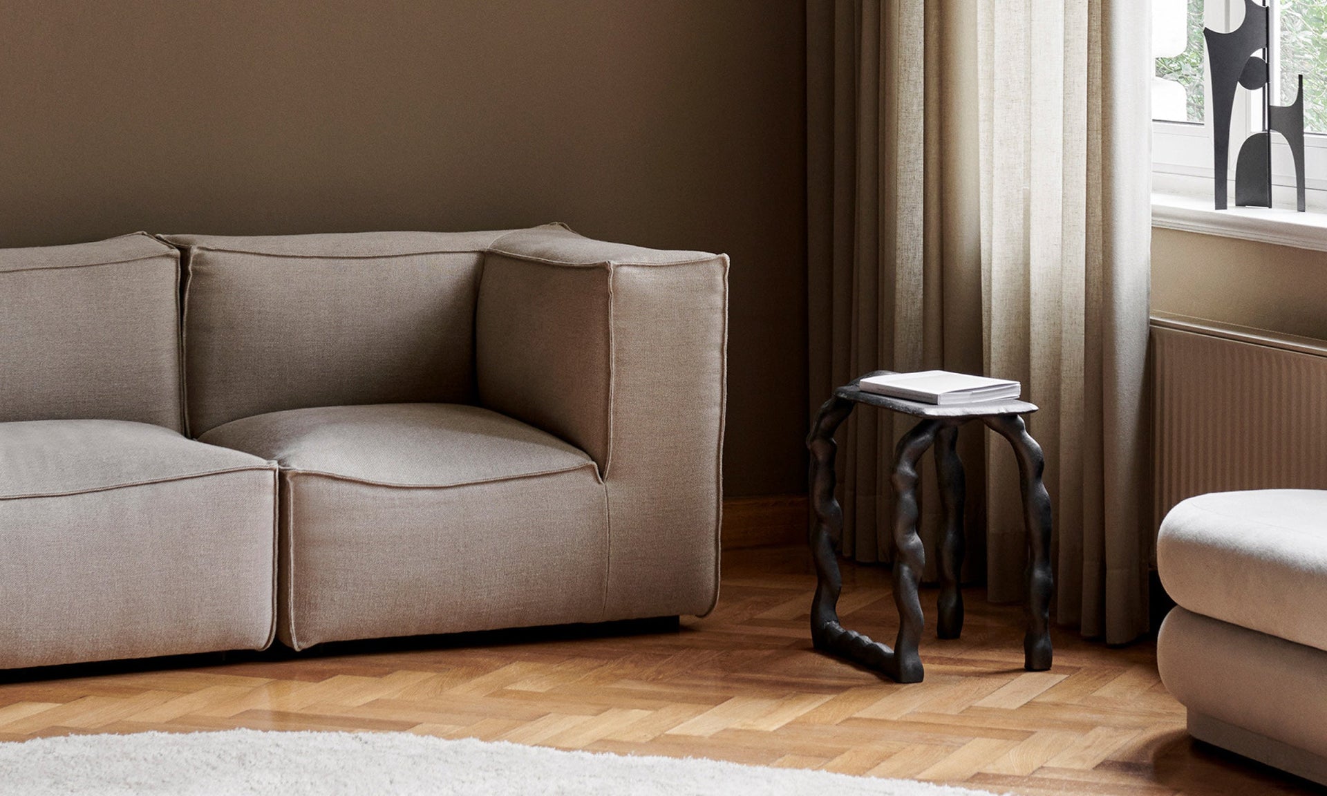 Bakom Catena Sofa