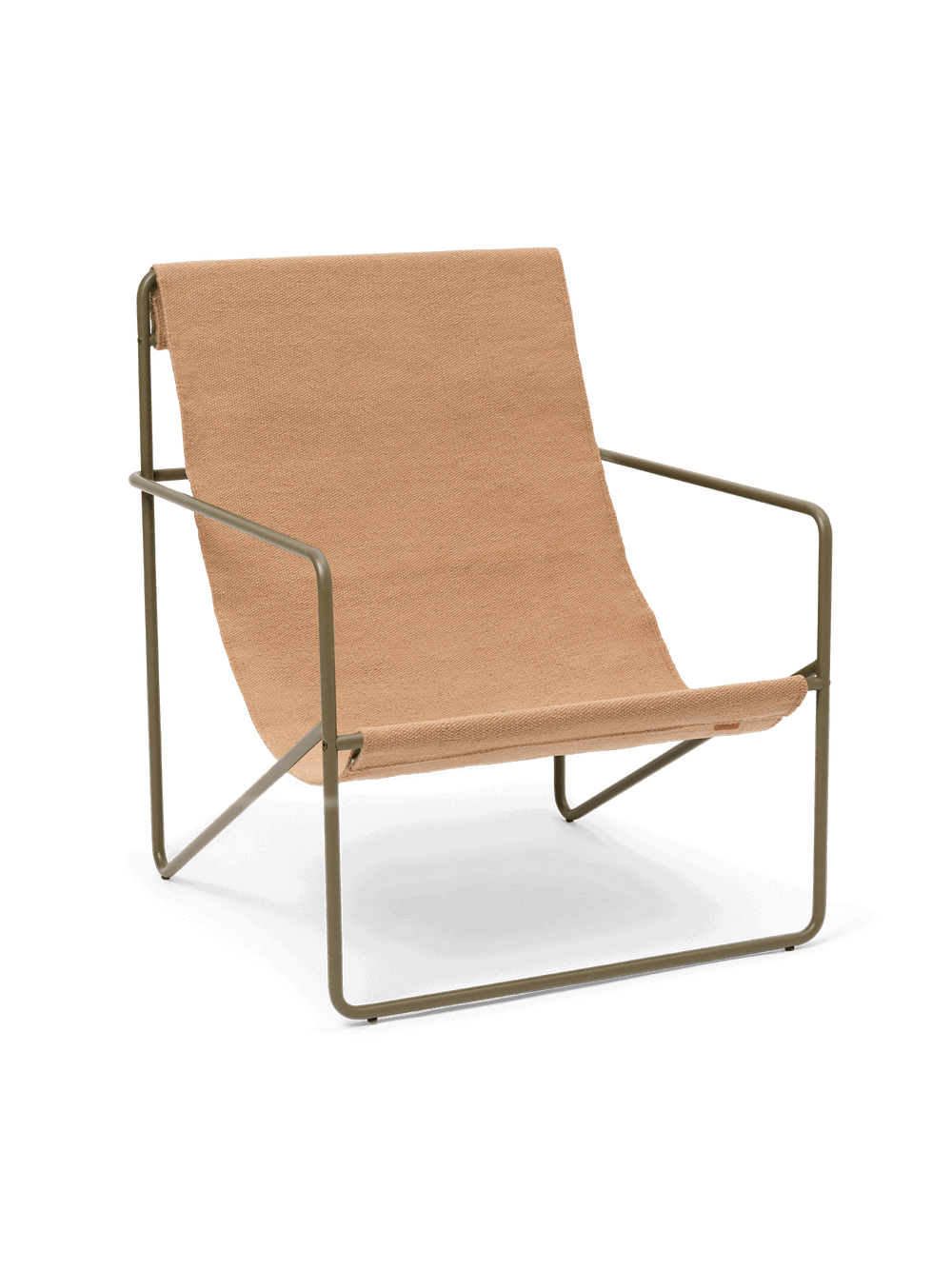 Desert Lounge Chair i oliv med sittdel i sand, sedd snett från sidan