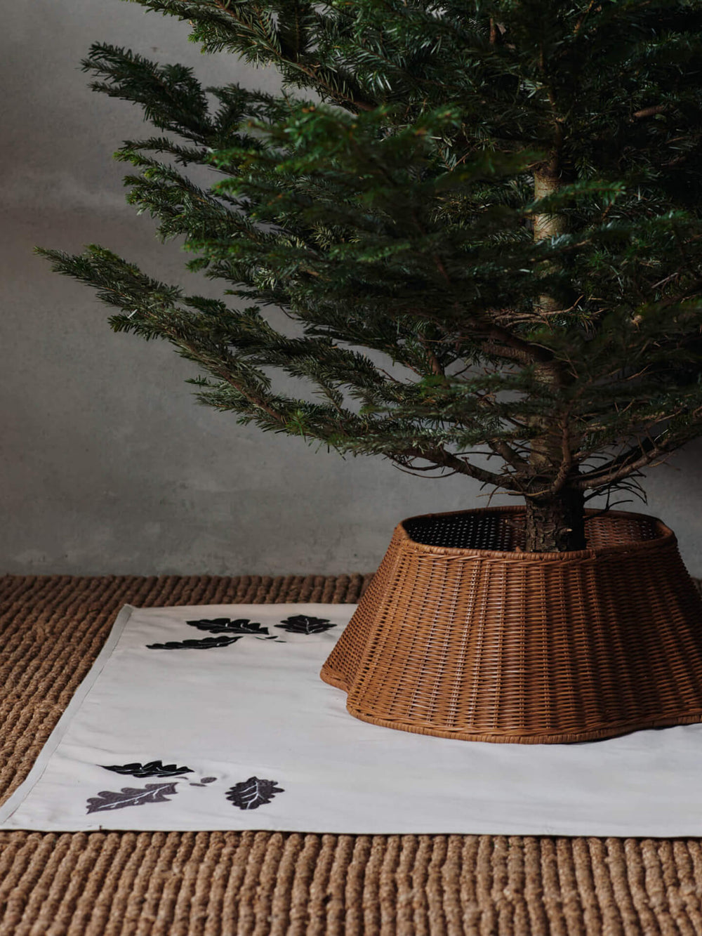 Oak Christmas Tree Blanket - Square - Natural